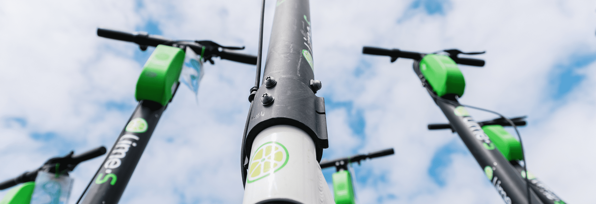 מובחר - לוחיות רישוי לקורקינט ואופניים חשמליים